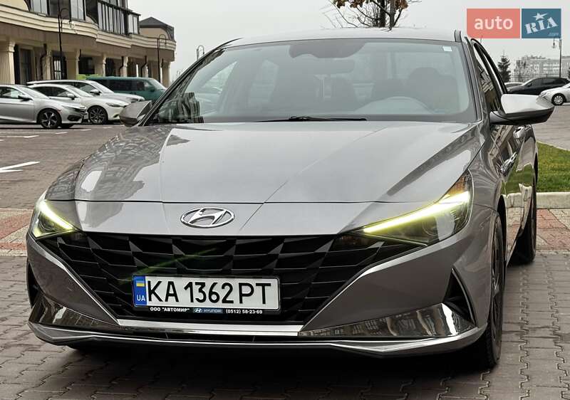 Седан Hyundai Elantra 2023 в Києві
