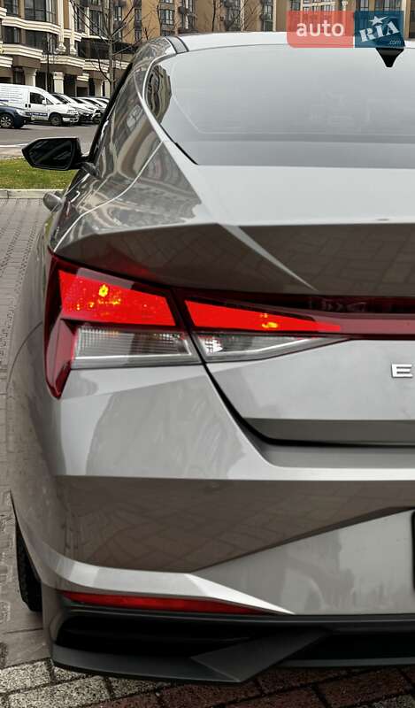 Седан Hyundai Elantra 2023 в Києві