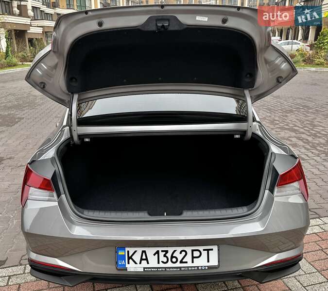 Седан Hyundai Elantra 2023 в Києві