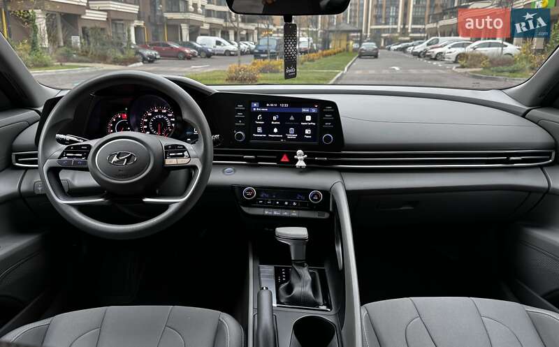 Седан Hyundai Elantra 2023 в Києві