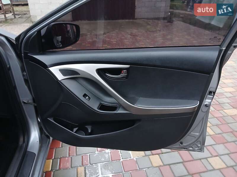 Седан Hyundai Elantra 2013 в Знаменівці