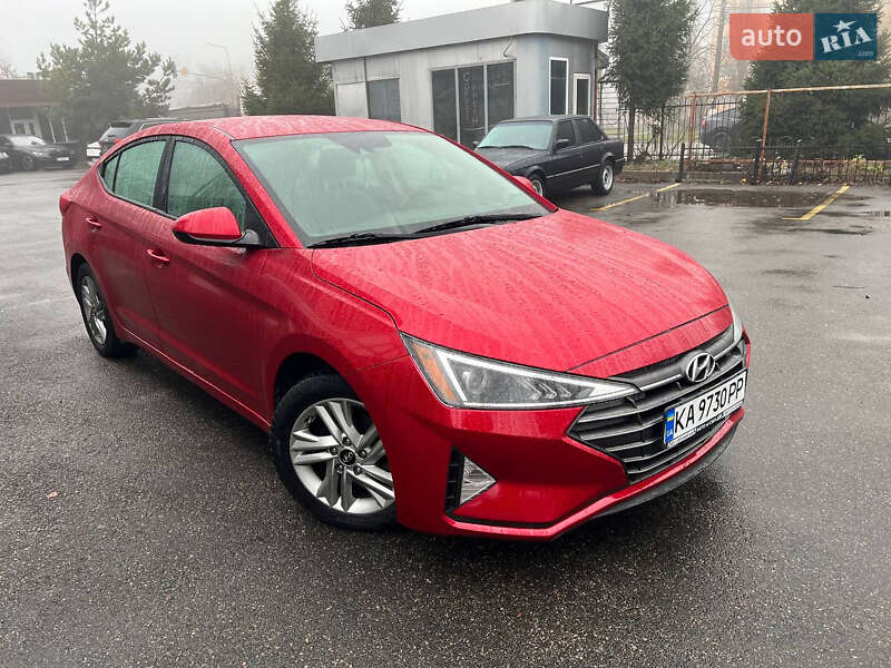 Седан Hyundai Elantra 2019 в Києві