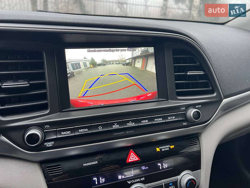 Седан Hyundai Elantra 2019 в Києві