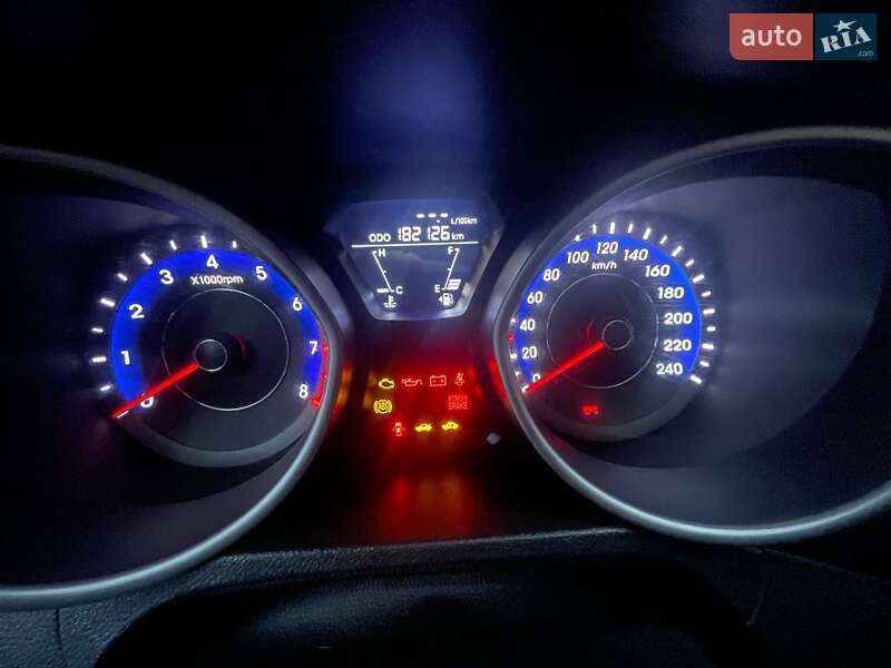 Седан Hyundai Elantra 2011 в Рівному фото 16 Седан Hyundai Elantra 2011 в Рівному