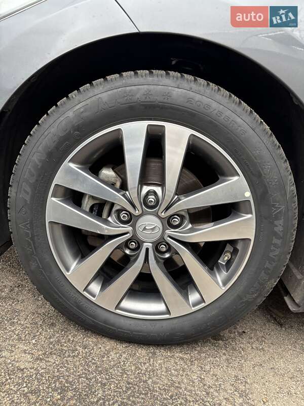 Седан Hyundai Elantra 2018 в Киеве