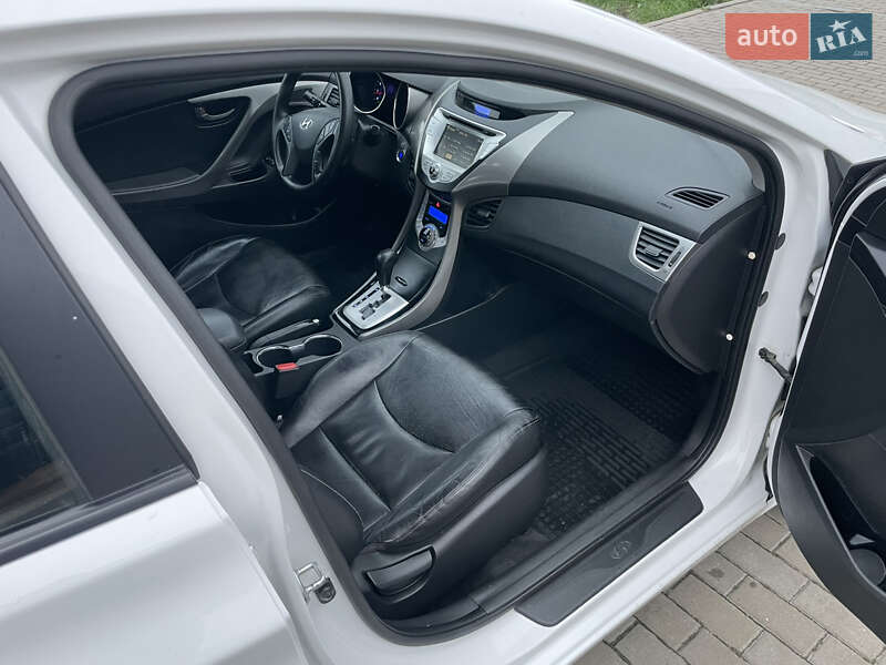 Седан Hyundai Elantra 2012 в Полтаві