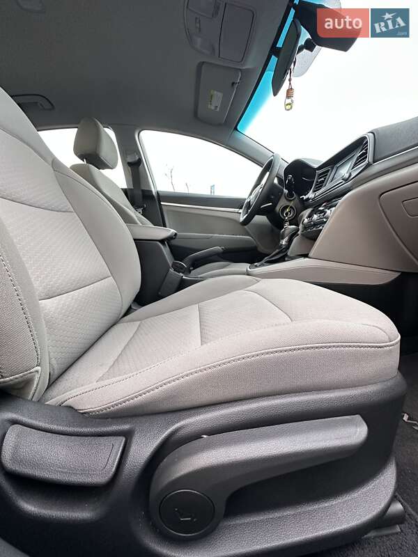 Седан Hyundai Elantra 2020 в Білогородці