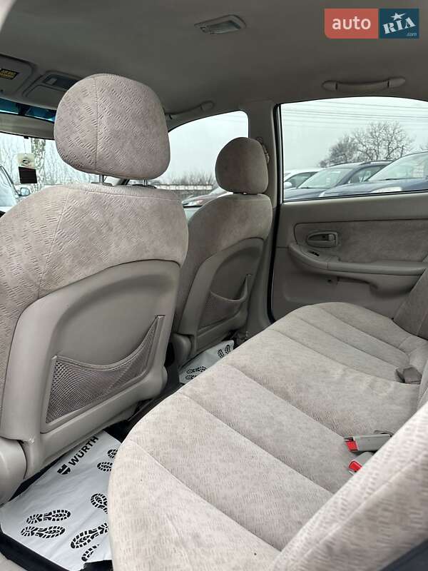 Седан Hyundai Elantra 2004 в Смеле