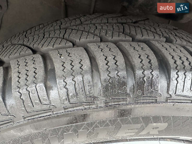 Седан Hyundai Elantra 2010 в Києві