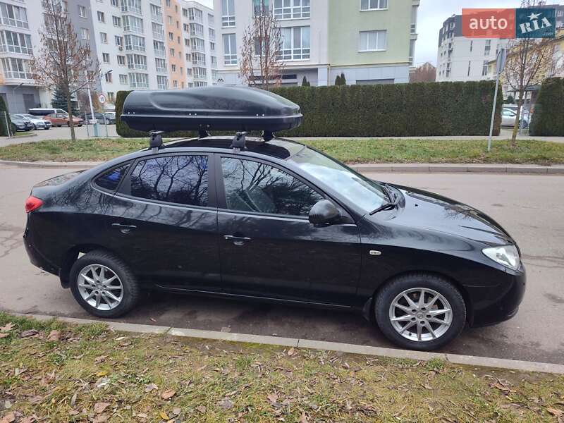 Седан Hyundai Elantra 2008 в Львове