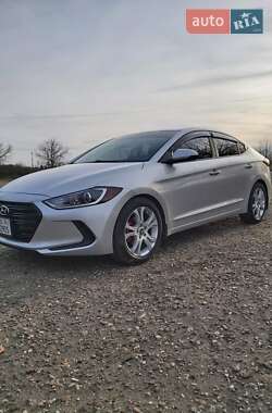 Седан Hyundai Elantra 2017 в Ужгороде