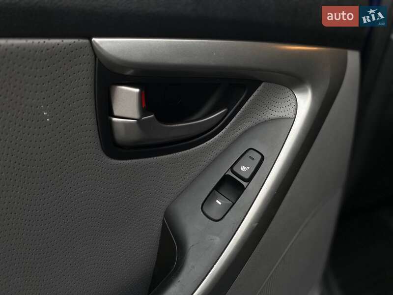 Седан Hyundai Elantra 2011 в Києві фото 30 Седан Hyundai Elantra 2011 в Києві