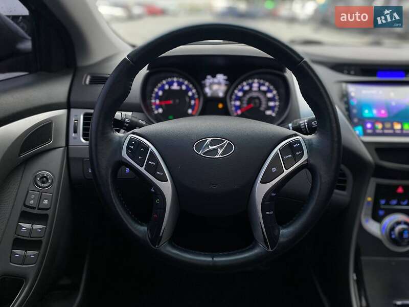 Седан Hyundai Elantra 2011 в Києві фото 40 Седан Hyundai Elantra 2011 в Києві