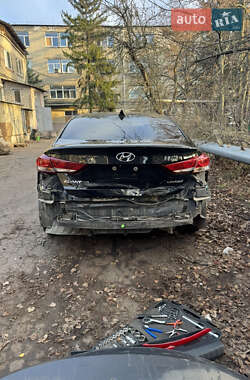 Седан Hyundai Elantra 2016 в Харькове