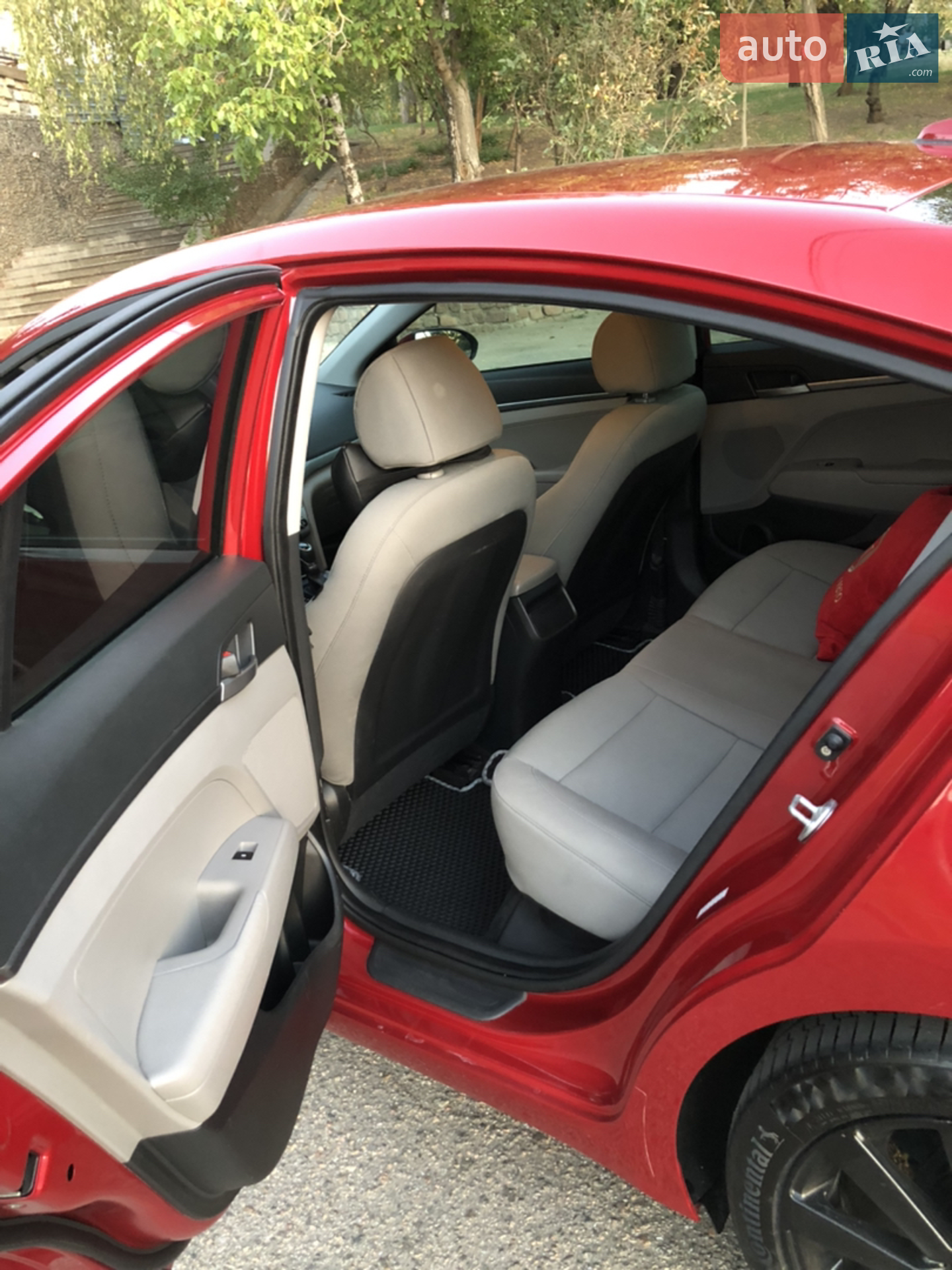 2017 Hyundai Elantra - мініатюра 11