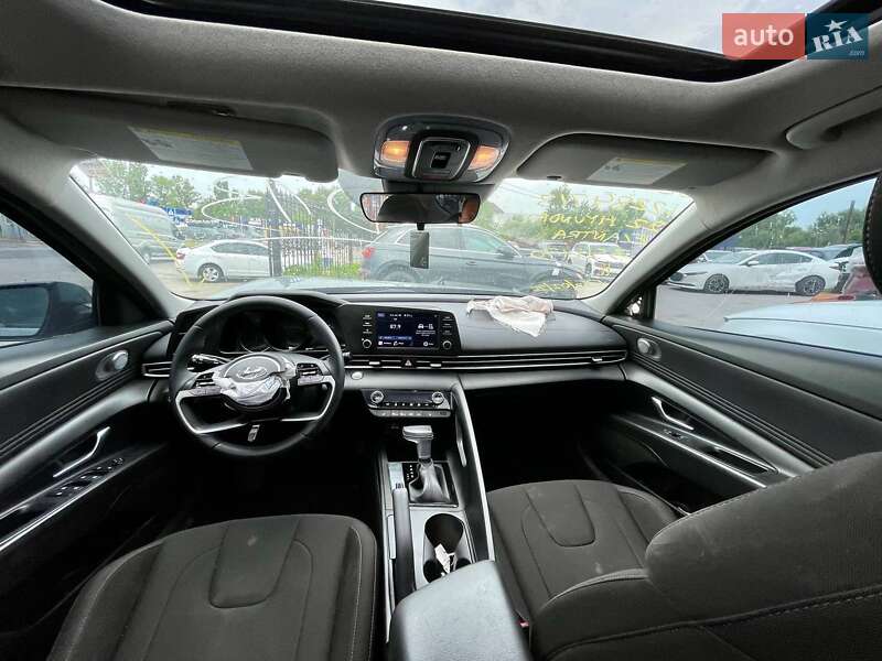 Седан Hyundai Elantra 2022 в Киеве