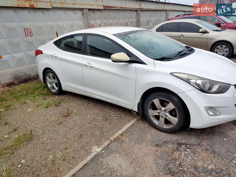 Седан Hyundai Elantra 2013 в Киеве фото 3 Седан Hyundai Elantra 2013 в Киеве