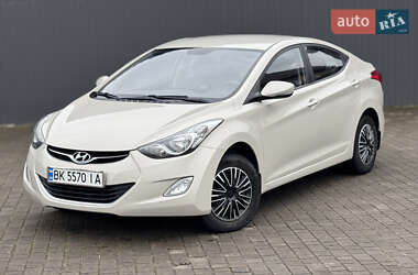 Седан Hyundai Elantra 2011 в Сарнах