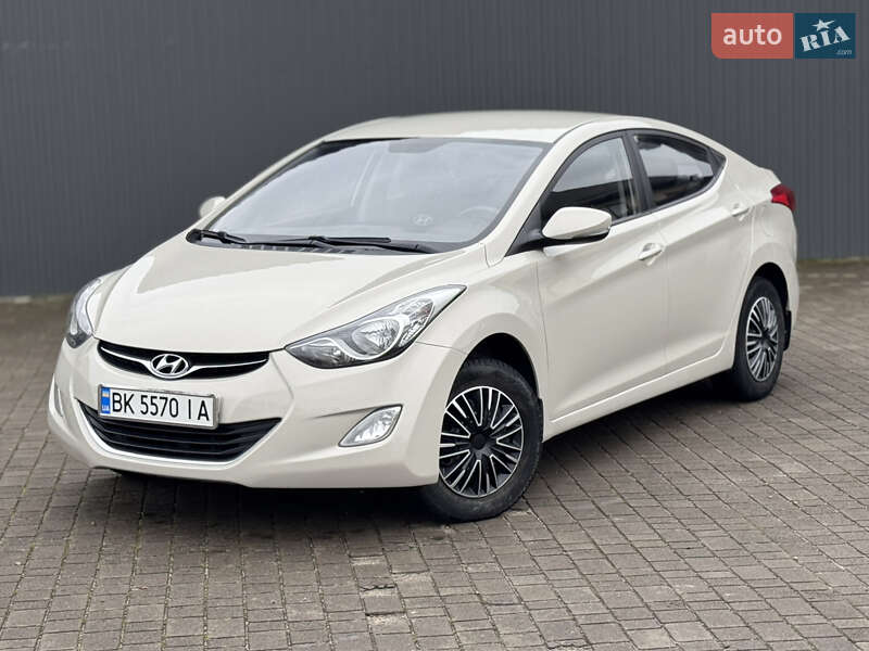 Hyundai Elantra 2011