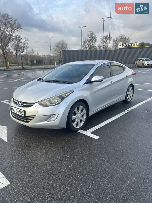Hyundai Elantra 2013