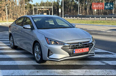 Седан Hyundai Elantra 2018 в Киеве