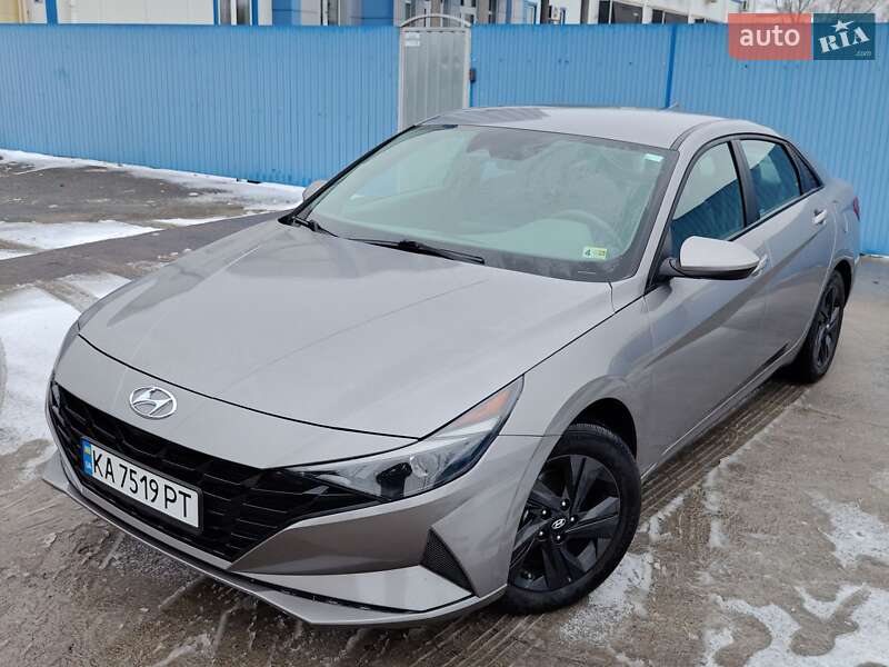 Hyundai Elantra 2023