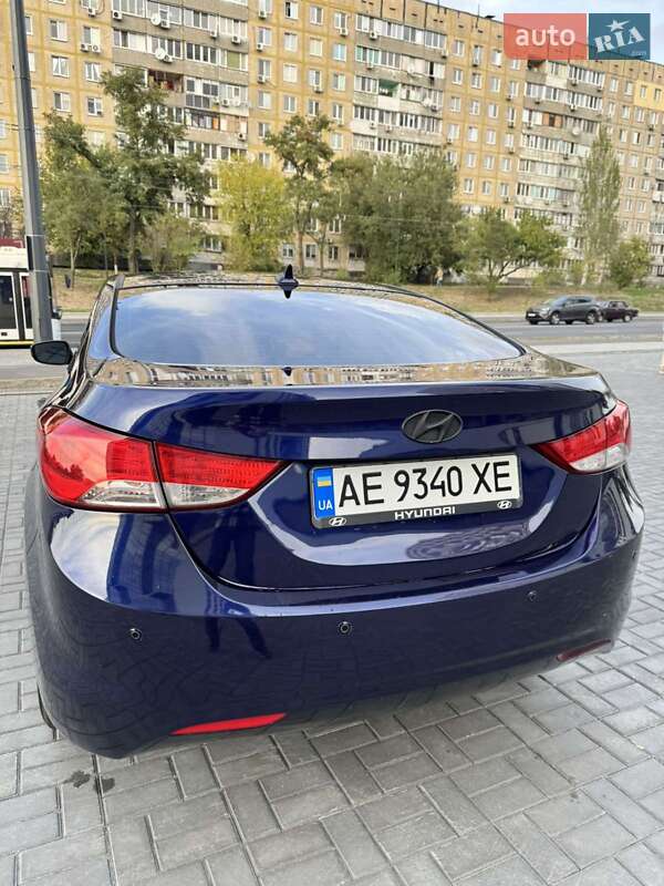 Седан Hyundai Elantra 2013 в Днепре