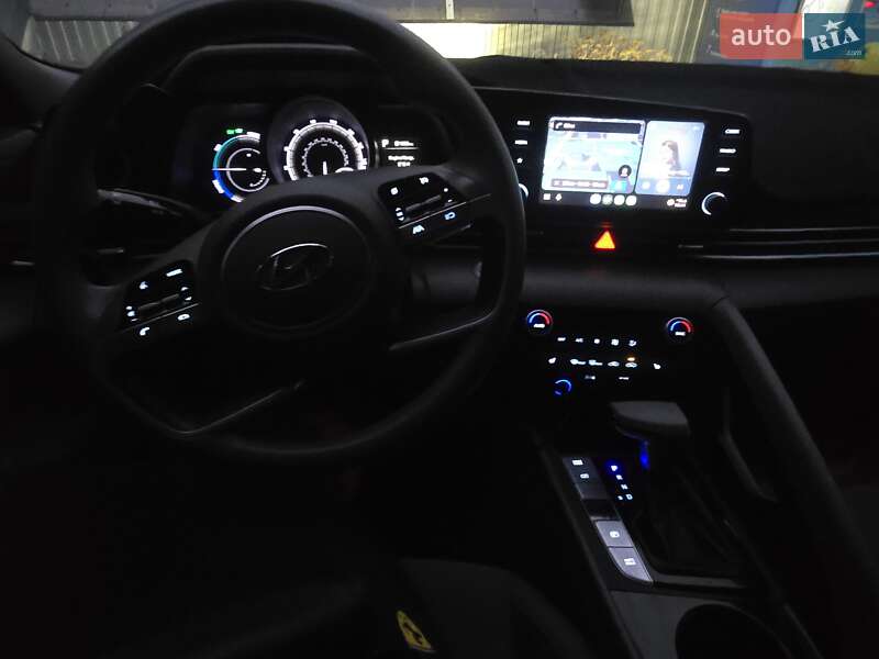 Седан Hyundai Elantra 2023 в Киеве