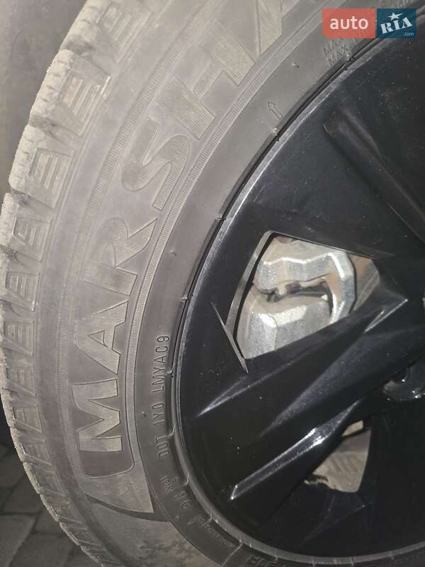 Седан Hyundai Elantra 2023 в Киеве