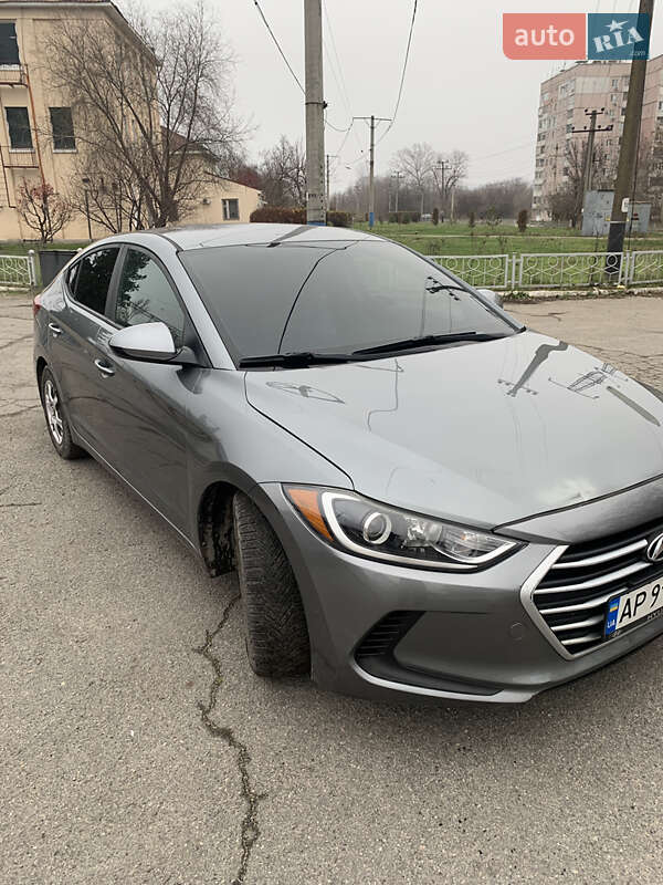 Hyundai Elantra 2017