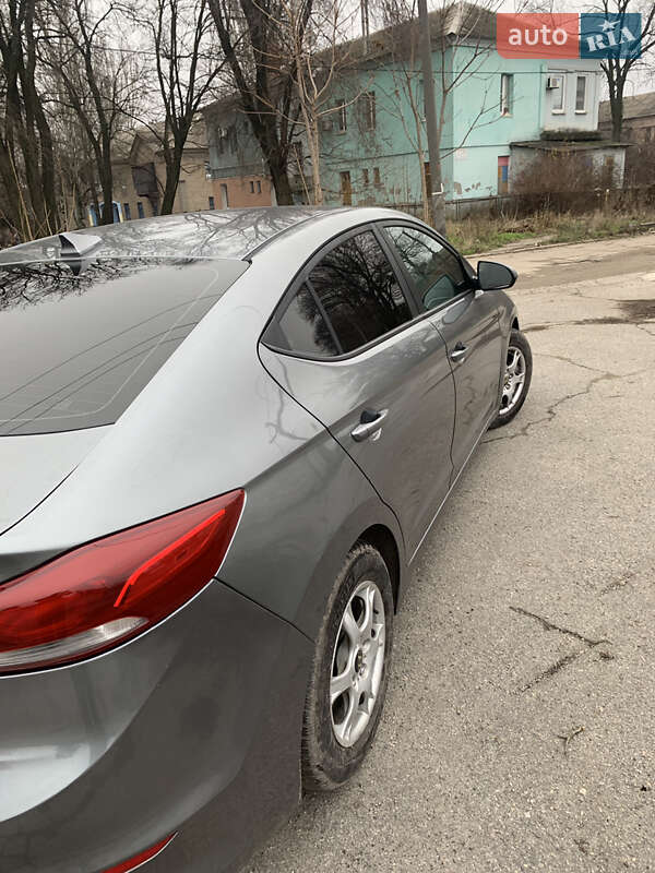 Седан Hyundai Elantra 2017 в Запоріжжі