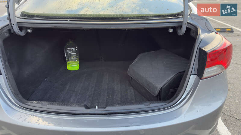 Седан Hyundai Elantra 2011 в Дніпрі