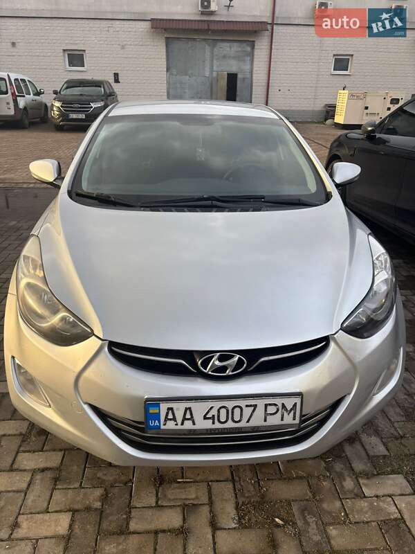 Седан Hyundai Elantra 2013 в Києві фото 6 Седан Hyundai Elantra 2013 в Києві