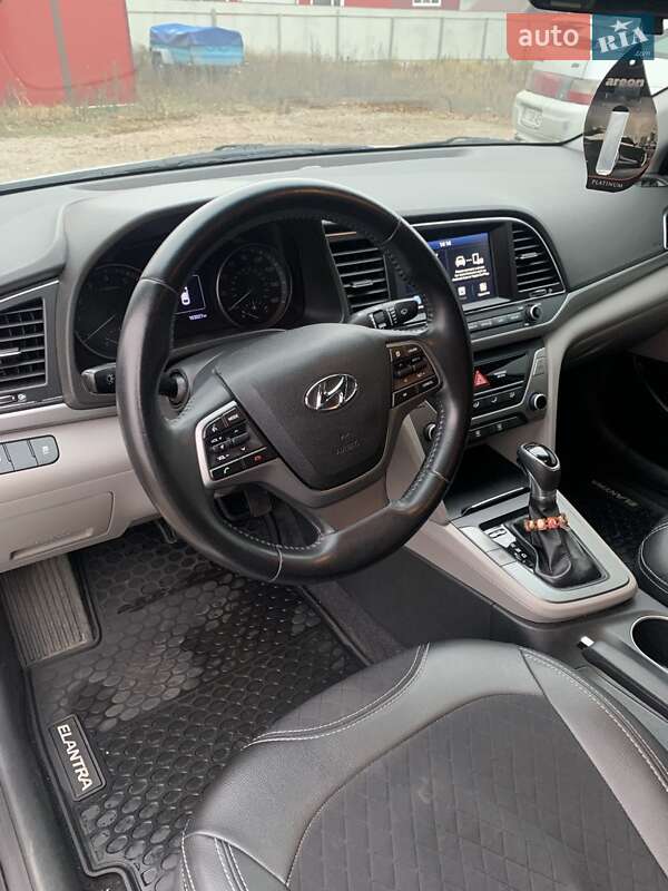 Седан Hyundai Elantra 2017 в Ірпені