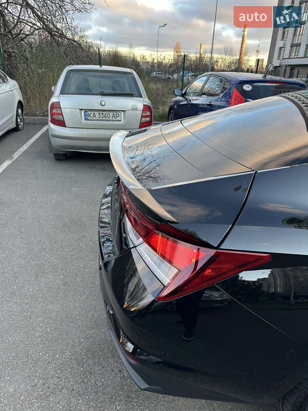 Седан Hyundai Elantra 2020 в Киеве