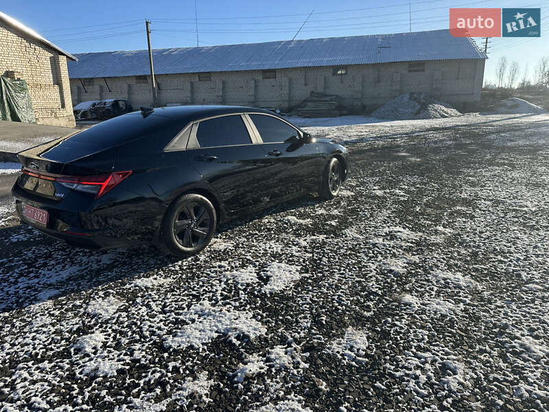 Седан Hyundai Elantra 2022 в Києві