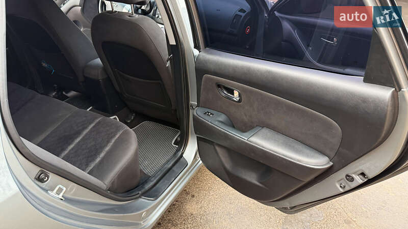 Седан Hyundai Elantra 2010 в Славянске