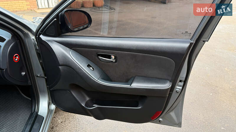 Седан Hyundai Elantra 2010 в Славянске