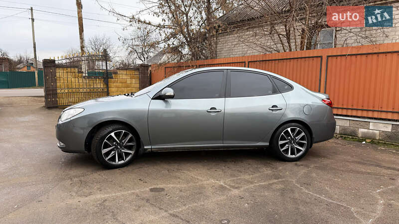 Седан Hyundai Elantra 2010 в Славянске