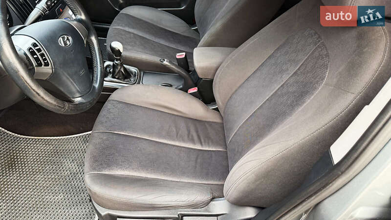 Седан Hyundai Elantra 2010 в Славянске