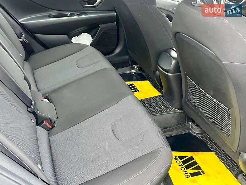 Седан Hyundai Elantra 2021 в Києві