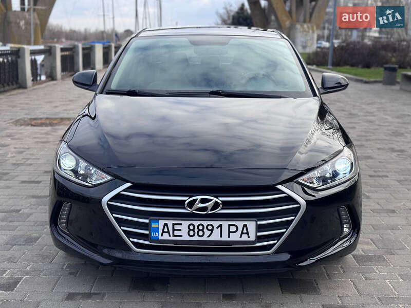 Седан Hyundai Elantra 2018 в Дніпрі