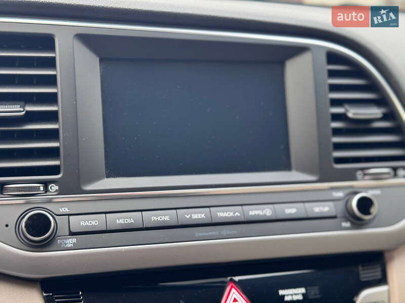 Седан Hyundai Elantra 2018 в Дніпрі