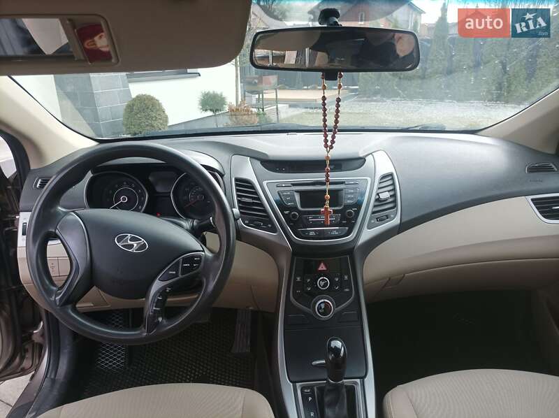 Седан Hyundai Elantra 2014 в Подрясном фото 2 Седан Hyundai Elantra 2014 в Подрясном