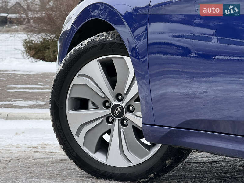 Седан Hyundai Elantra 2021 в Киеве