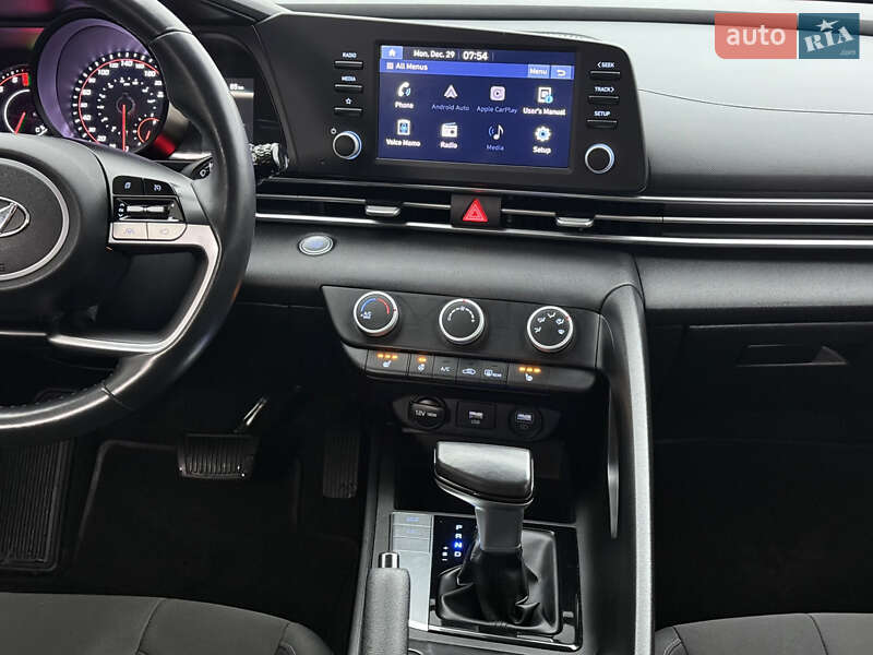 Седан Hyundai Elantra 2021 в Киеве