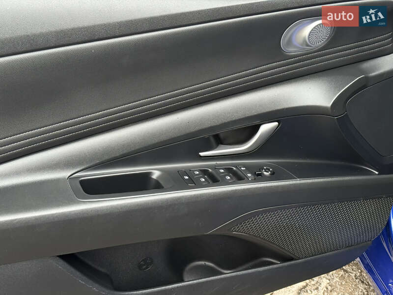 Седан Hyundai Elantra 2021 в Киеве