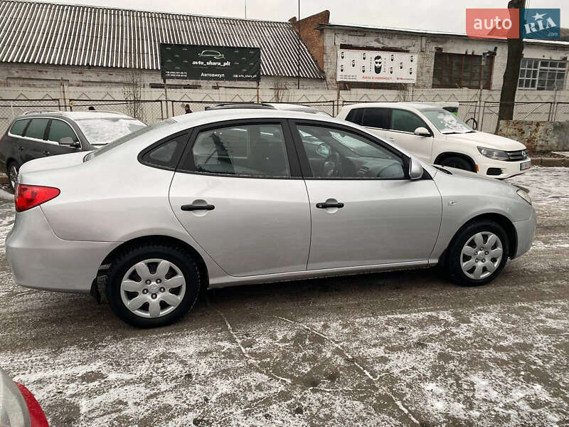 Седан Hyundai Elantra 2008 в Полтаве