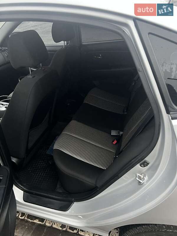 Седан Hyundai Elantra 2010 в Харькове