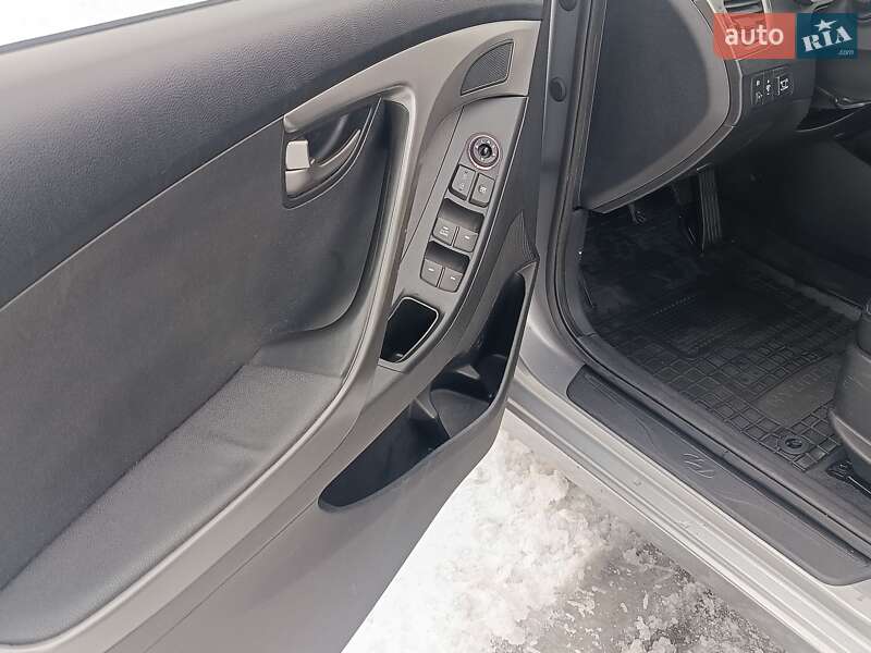 Седан Hyundai Elantra 2013 в Харькове